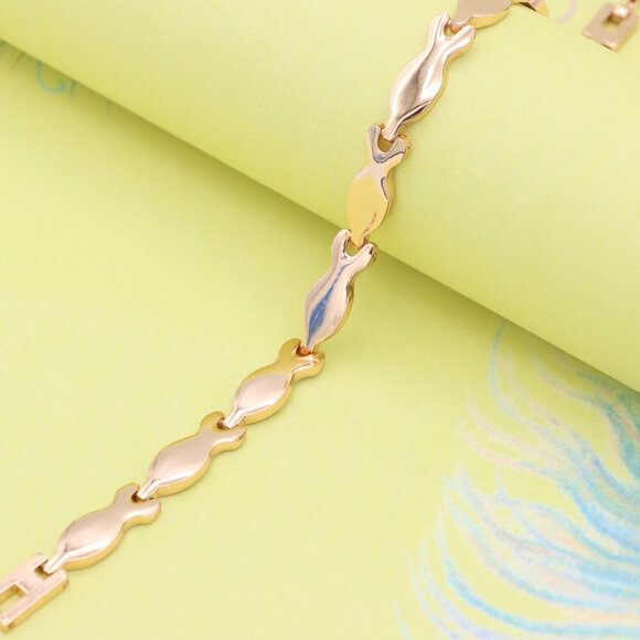 "Elegant Rose Gold Bracelet with Fish-Inspired Link Design, XPBL0857 - Picture 8 of 13